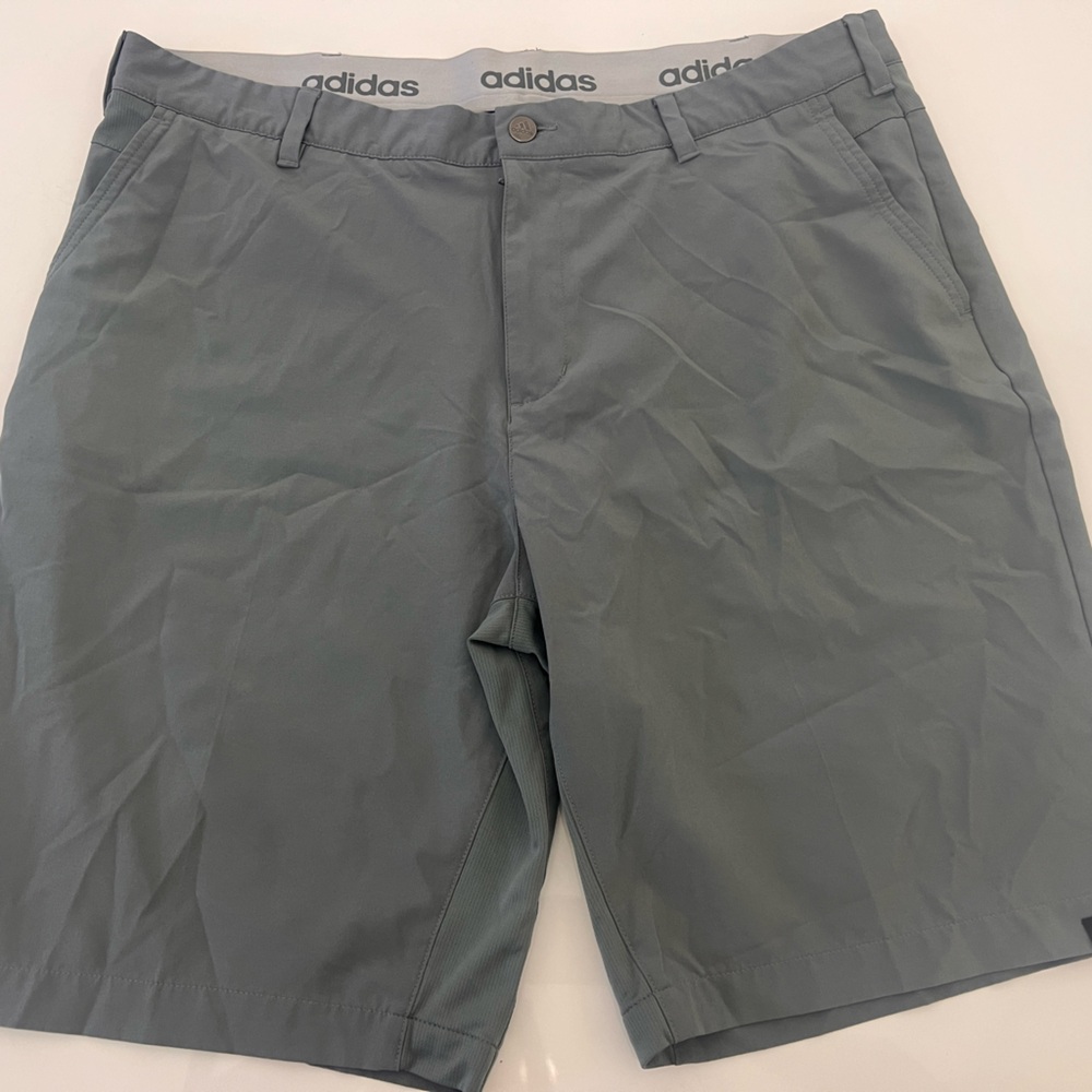 Mens Adidas Golf shorts size 38